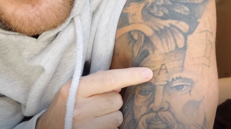 Antonija Mandir i chock efter Oliver Hunts nya tatuering Antonija Mandir i chock efter Oliver Hunts nya tatuering